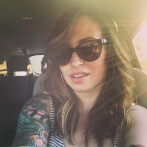 Meet your Posher, Carla